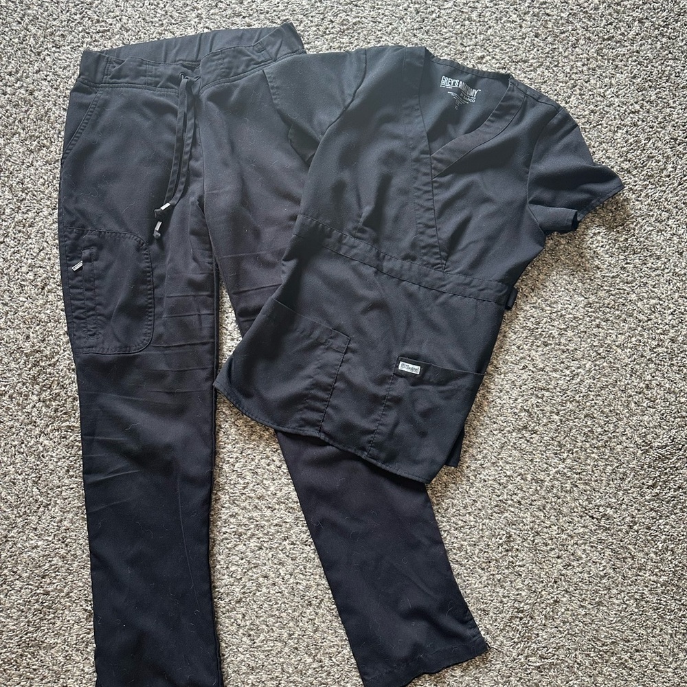 Grey's Anatomy Classic Black Scrub Ensemble